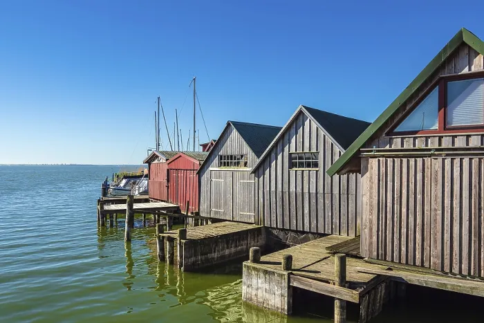 Gerahmter Druck : Der Hafen von Althagen am Bodden. Gerahmter Druck : Der Hafen von Althagen am Bodden.