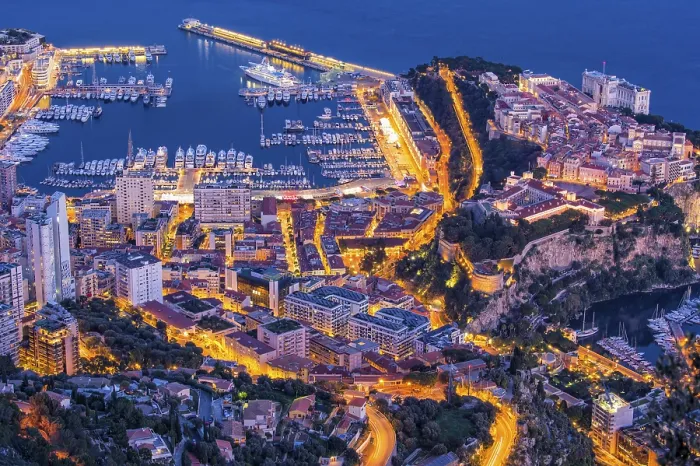 Gerahmter Druck : Der Hafen bei Dämmerung, Monaco. Gerahmter Druck : Der Hafen bei Dämmerung, Monaco.