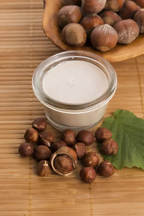 Gerahmter Druck : Haselnussmilch Gerahmter Druck : Haselnussmilch