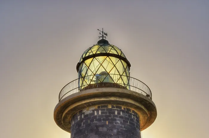 Gerahmter Druck : HDR, Hintergrundbeleuchtung, Leuchtturm, Nahbereich Gerahmter Druck : HDR, Hintergrundbeleuchtung, Leuchtturm, Nahbereich