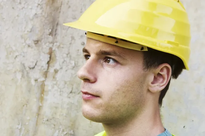 Gerahmter Druck : Büste eines jungen Bauarbeiters Gerahmter Druck : Büste eines jungen Bauarbeiters