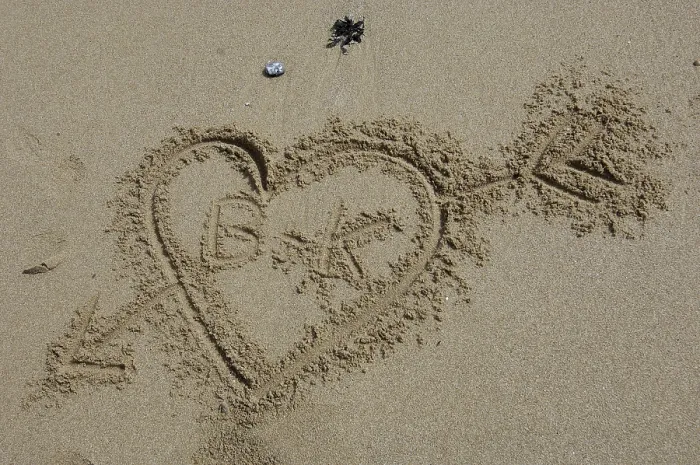 Gerahmter Druck : Herz im Sand Gerahmter Druck : Herz im Sand