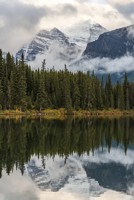 Gerahmter Druck : Herbert Lake, See mit Spiegelung der Bow Range. Gerahmter Druck : Herbert Lake, See mit Spiegelung der Bow Range.