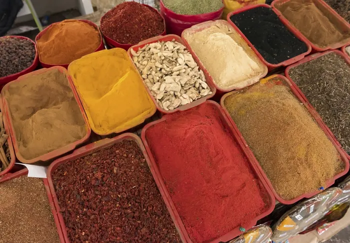 Gerahmter Druck : Kräuter und Gewürze im Siab Bazaar Gerahmter Druck : Kräuter und Gewürze im Siab Bazaar