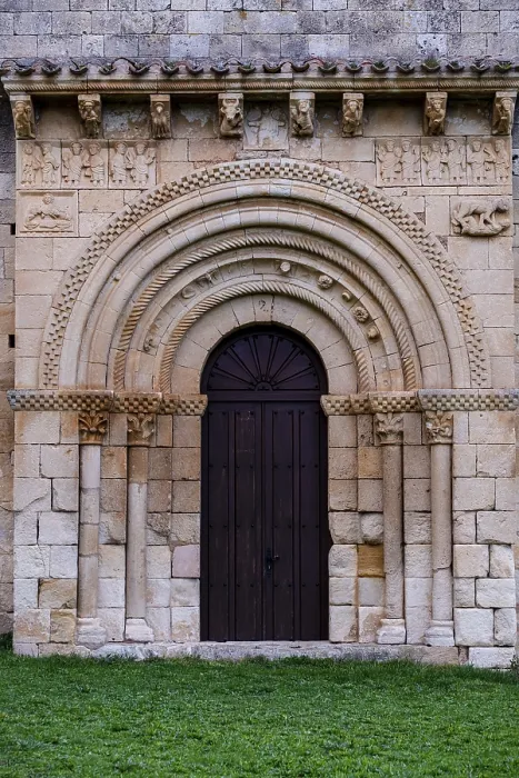 Gerahmter Druck : Hermitage von San Pedro de Tejada Gerahmter Druck : Hermitage von San Pedro de Tejada