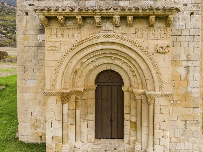 Gerahmter Druck : Hermitage von San Pedro de Tejada Gerahmter Druck : Hermitage von San Pedro de Tejada