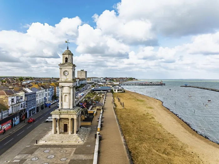 Gerahmter Druck : Herne Bay Clock Tower aus einer Drohne. Gerahmter Druck : Herne Bay Clock Tower aus einer Drohne.