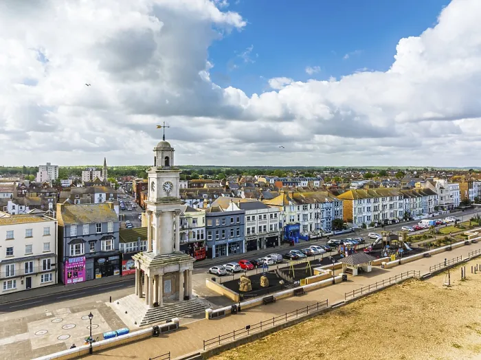 Gerahmter Druck : Herne Bay Clock Tower aus einer Drohne. Gerahmter Druck : Herne Bay Clock Tower aus einer Drohne.