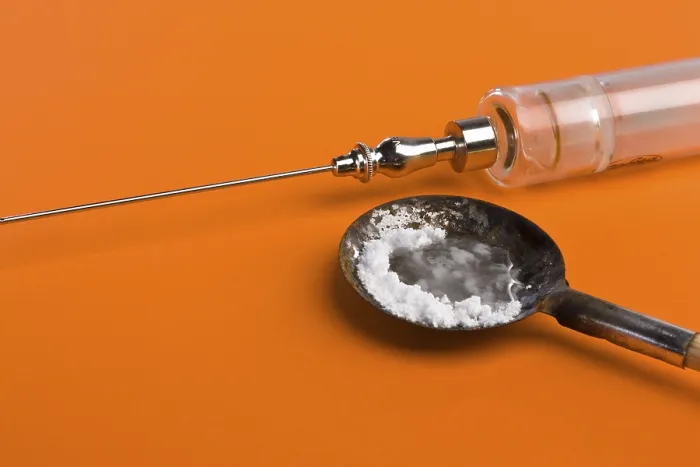 Gerahmter Druck : Heroin-Insulin-Spritze und -Instrumente Gerahmter Druck : Heroin-Insulin-Spritze und -Instrumente