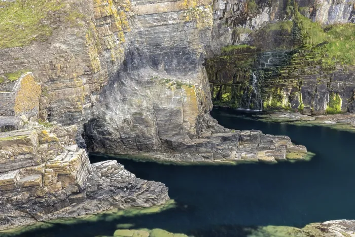 Gerahmter Druck : Versteckter Wasserfall, Elephantenklippen.
