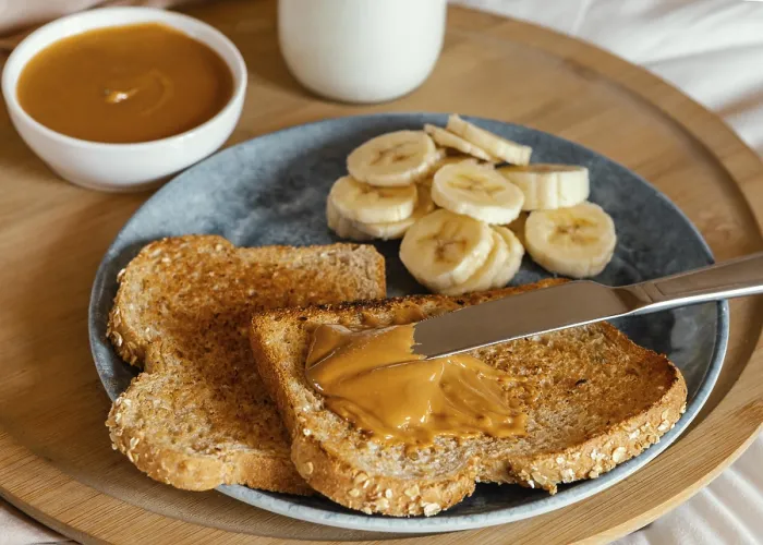 Gerahmter Druck : Hochwinkel-Peanutbutter-Brotstück Gerahmter Druck : Hochwinkel-Peanutbutter-Brotstück
