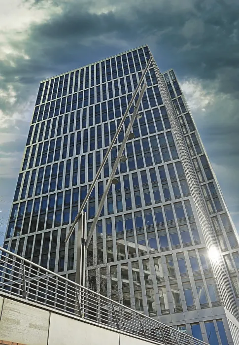Gerahmter Druck : Hochhaus, moderne Architektur. Gerahmter Druck : Hochhaus, moderne Architektur.
