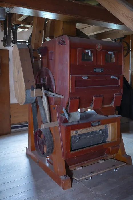 Gerahmter Druck : Historischer Getreidemühle in einer ehemaligen Maismühle. Gerahmter Druck : Historischer Getreidemühle in einer ehemaligen Maismühle.
