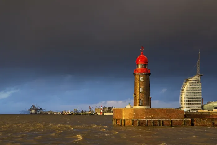 Gerahmter Druck : Historischer Leuchtturm, Hafenausfahrt. Gerahmter Druck : Historischer Leuchtturm, Hafenausfahrt.
