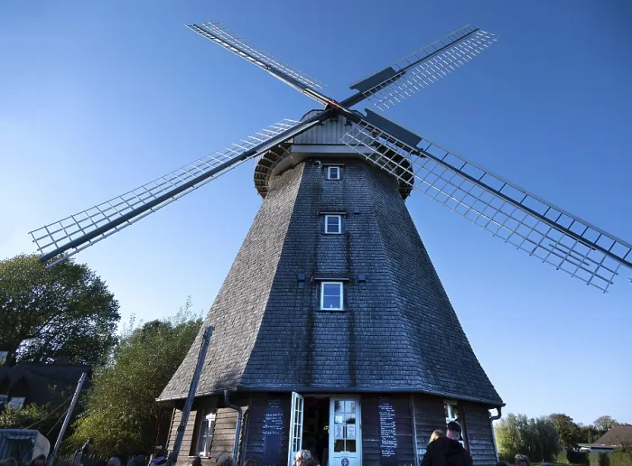 Gerahmter Druck : Historischer Windmühlen, jetzt Kaffeehaus. Gerahmter Druck : Historischer Windmühlen, jetzt Kaffeehaus.