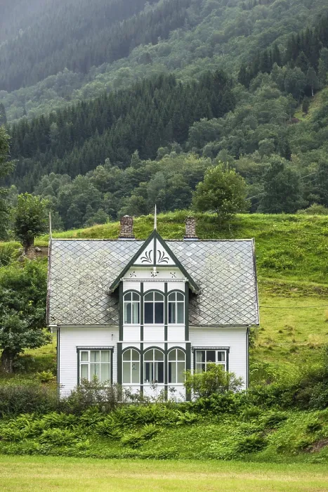 Gerahmter Druck : Ein Haus in Norwegen. Gerahmter Druck : Ein Haus in Norwegen.