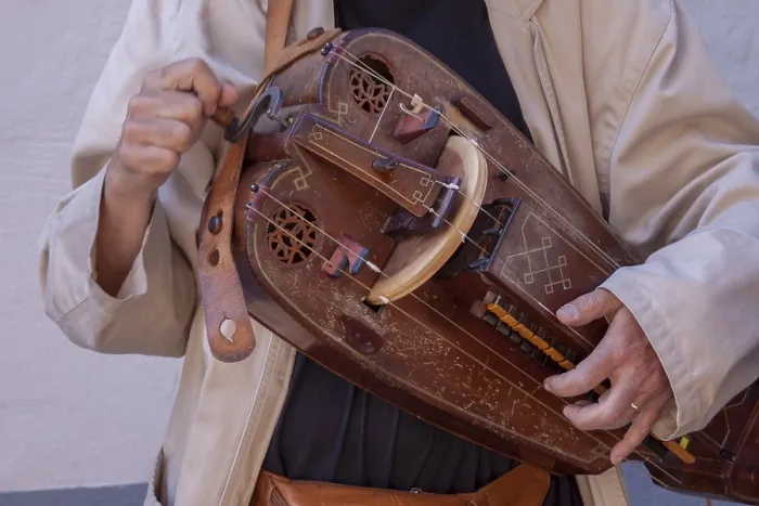 Gerahmter Druck : Hurdy-gurdy Gerahmter Druck : Hurdy-gurdy