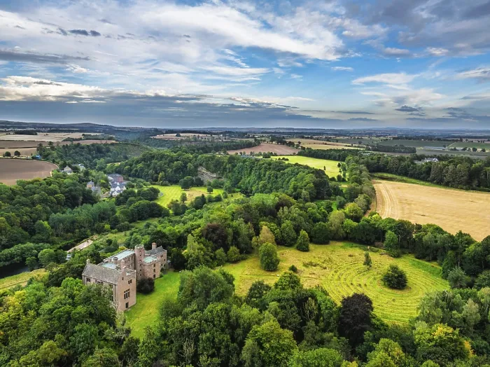Gerahmter Druck : Hutton Castle aus der Sicht eines Drohnen, Whiteadder Water Gerahmter Druck : Hutton Castle aus der Sicht eines Drohnen, Whiteadder Water
