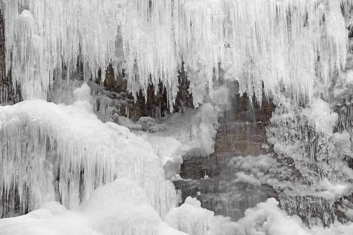 Gerahmter Druck : Eisbedeckter Wasserfall Gerahmter Druck : Eisbedeckter Wasserfall
