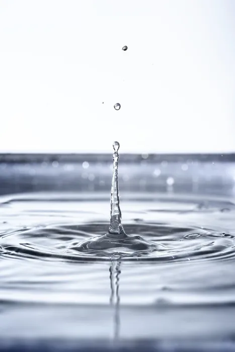 Gerahmter Druck : Ein Bild eines schönen Wassertröpfchen-Hintergrunds. Gerahmter Druck : Ein Bild eines schönen Wassertröpfchen-Hintergrunds.