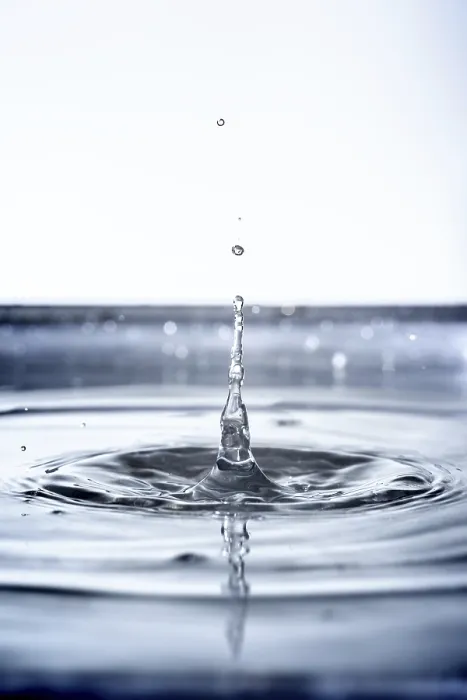 Gerahmter Druck : Ein Bild eines schönen Wassertröpfchen-Hintergrunds. Gerahmter Druck : Ein Bild eines schönen Wassertröpfchen-Hintergrunds.