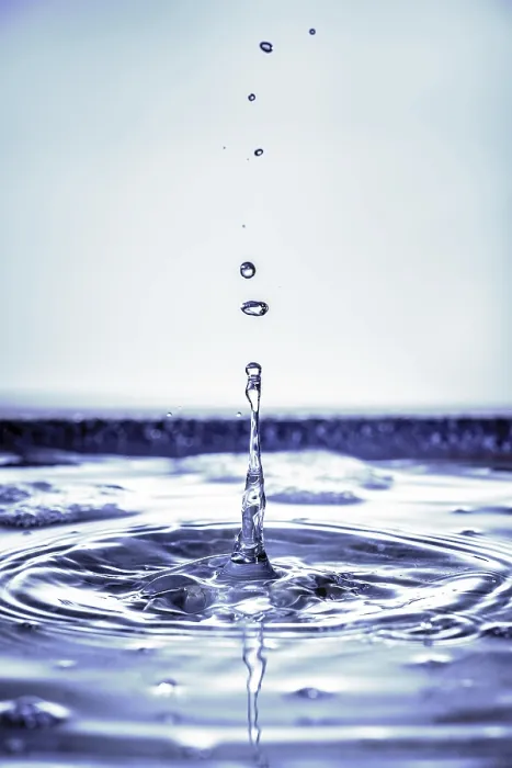 Gerahmter Druck : Wassertröpfchen-Hintergrund Gerahmter Druck : Wassertröpfchen-Hintergrund