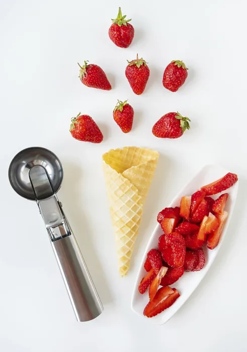 Gerahmter Druck : Das Bild zeigt frische Erdbeeren. Gerahmter Druck : Das Bild zeigt frische Erdbeeren.