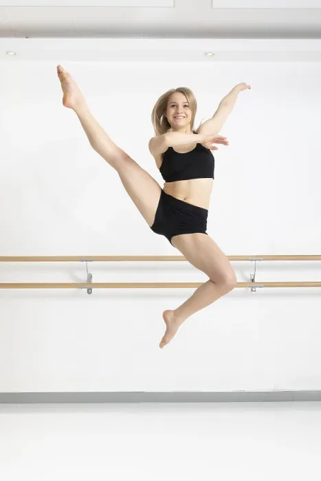 Gerahmter Druck : Ballerina in Bewegung Gerahmter Druck : Ballerina in Bewegung