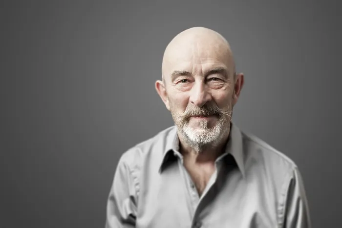 Gerahmter Druck : Ein Bild eines älteren Mannes mit einem Bart. Gerahmter Druck : Ein Bild eines älteren Mannes mit einem Bart.