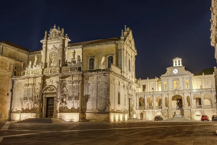 Gerahmter Druck : Die beeindruckende Piazza del Duomo in Lecce.