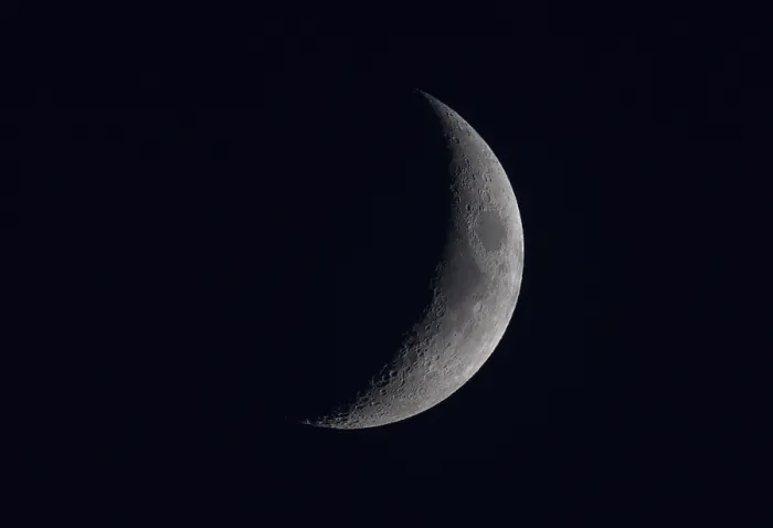Gerahmter Druck : Wachsender Mond, Mondsichel. Gerahmter Druck : Wachsender Mond, Mondsichel.