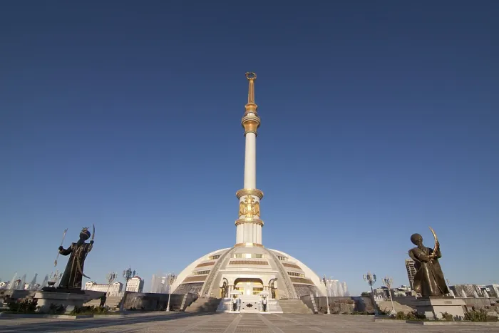 Gerahmter Druck : Unabhängigkeitsdenkmal, Aşgabat Gerahmter Druck : Unabhängigkeitsdenkmal, Aşgabat