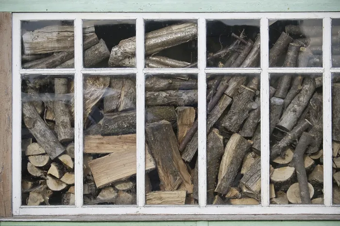 Gerahmter Druck : Innenraum mit Fenster. Gerahmter Druck : Innenraum mit Fenster.