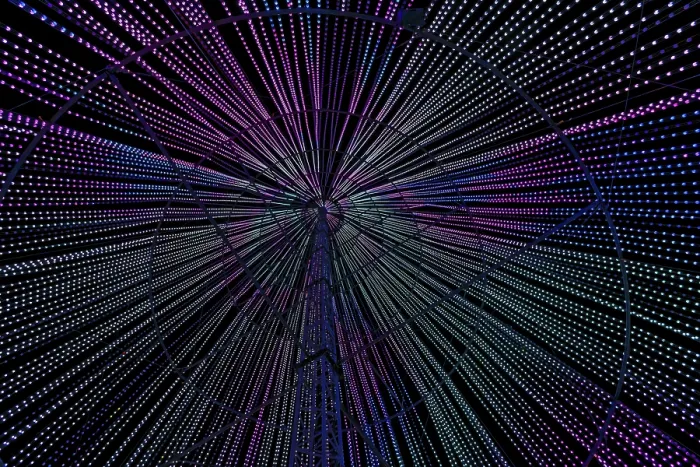 Gerahmter Druck : Im Inneren der Illumi-Tree, Lichtshow. Gerahmter Druck : Im Inneren der Illumi-Tree, Lichtshow.