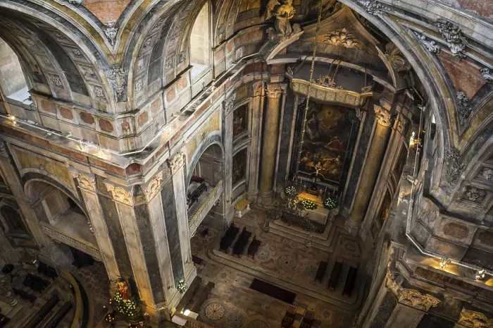 Gerahmter Druck : Innenansicht der Estrela Basilika in Lissabon. Gerahmter Druck : Innenansicht der Estrela Basilika in Lissabon.