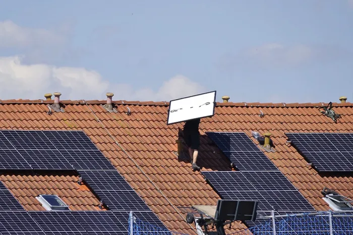 Gerahmter Druck : Einrichtung eines Solarsystems, Sommer, Deutschland Gerahmter Druck : Einrichtung eines Solarsystems, Sommer, Deutschland