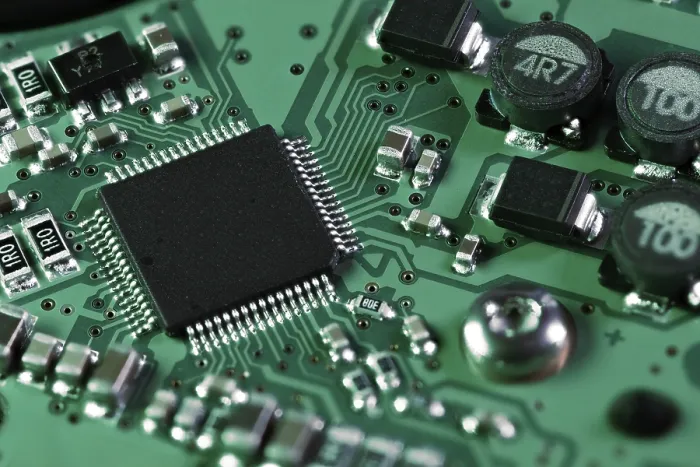 Gerahmter Druck : Integrierte Schaltkreis mit einem Prozessorchip auf Computer-Mainboard. Gerahmter Druck : Integrierte Schaltkreis mit einem Prozessorchip auf Computer-Mainboard.