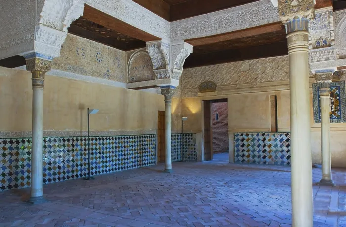 Gerahmter Druck : Innenansicht eines der Alhambra-Schlösser. Gerahmter Druck : Innenansicht eines der Alhambra-Schlösser.