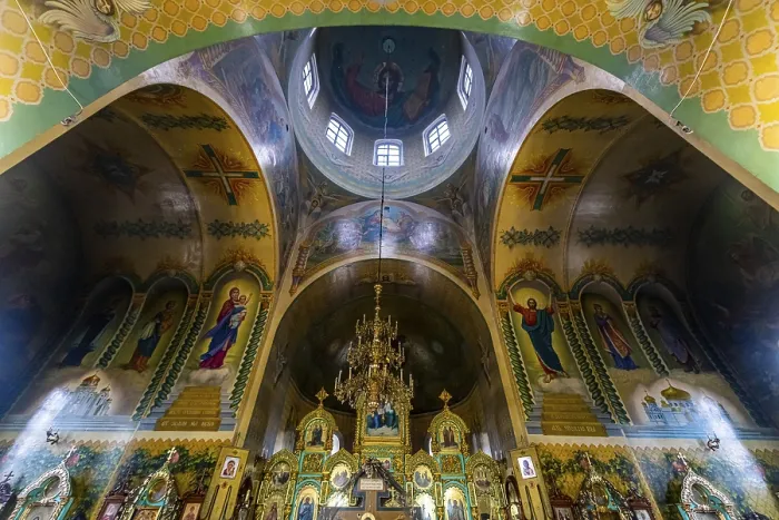 Gerahmter Druck : Innenraum der orthodoxen Kathedrale Gerahmter Druck : Innenraum der orthodoxen Kathedrale