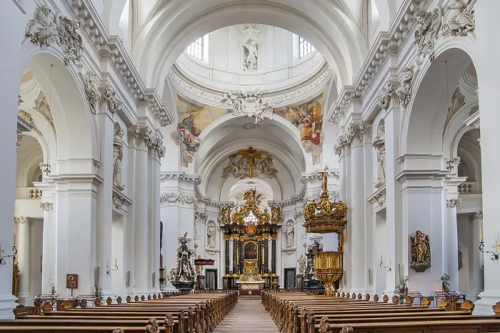 Gerahmter Druck : Innenraum in der St.-Salvator-Kathedrale
