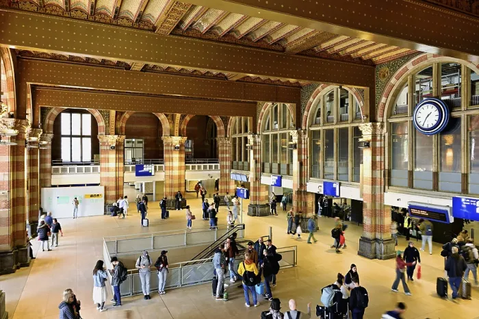 Gerahmter Druck : Innenansicht des Centraal Bahnhofs. Gerahmter Druck : Innenansicht des Centraal Bahnhofs.
