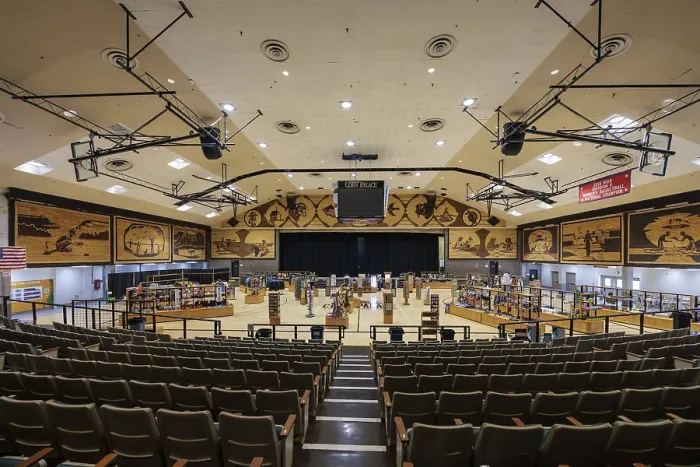 Gerahmter Druck : Innenraum der einzigen Corn Palace der Welt in Mitchell. Gerahmter Druck : Innenraum der einzigen Corn Palace der Welt in Mitchell.