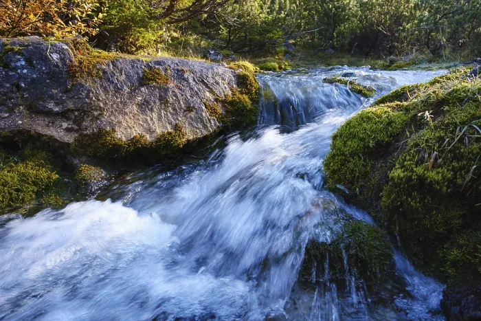 Gerahmter Druck : Quelle der Isar in Hinterautal bei Scharnitz, Karwendel, Tirol, Österreich Gerahmter Druck : Quelle der Isar in Hinterautal bei Scharnitz, Karwendel, Tirol, Österreich