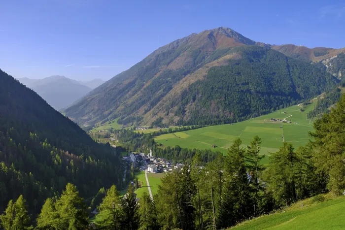 Gerahmter Druck : Kals am Großglockner, hinter dem Gletscher. Gerahmter Druck : Kals am Großglockner, hinter dem Gletscher.