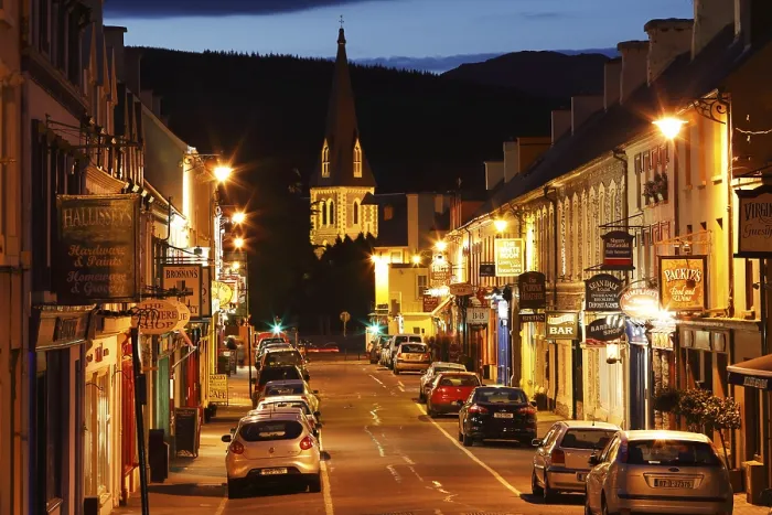 Gerahmter Druck : Ring of Kerry in Kenmare, County Kerry, Irland Gerahmter Druck : Ring of Kerry in Kenmare, County Kerry, Irland