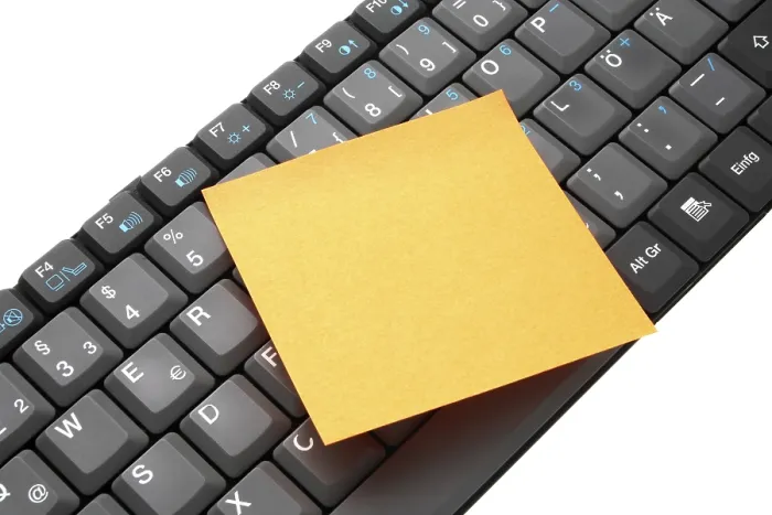 Gerahmter Druck : Tastatur mit Notizbuch Gerahmter Druck : Tastatur mit Notizbuch