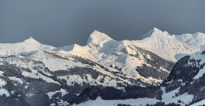 Gerahmter Druck : Kitzbühler Alpen, Bergkette im Winter. Gerahmter Druck : Kitzbühler Alpen, Bergkette im Winter.