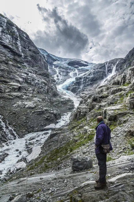 Gerahmter Druck : Der Kjenndalsbreen ist Teil des Jostedalsbreen. Gerahmter Druck : Der Kjenndalsbreen ist Teil des Jostedalsbreen.