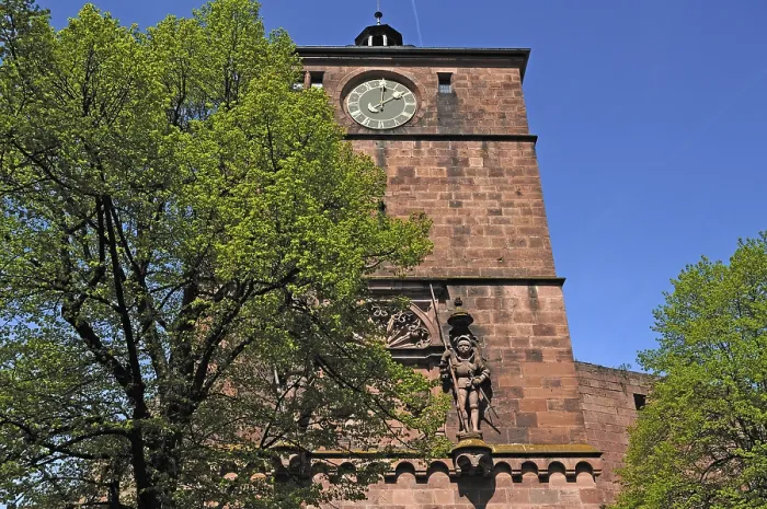Gerahmter Druck : Ritterfiguren auf dem Torbogen. Gerahmter Druck : Ritterfiguren auf dem Torbogen.