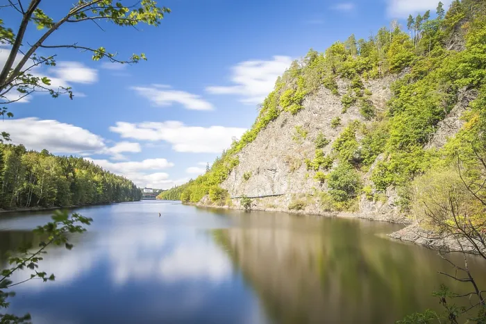 Gerahmter Druck : Kobersfelsen, Reflexion, Fluss Saale Gerahmter Druck : Kobersfelsen, Reflexion, Fluss Saale